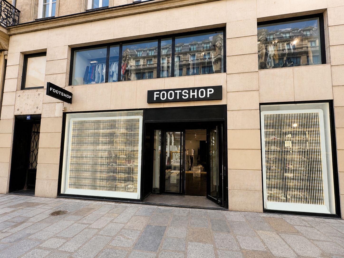 Z ateliéru rovnou pod Eiffelovu věž: Jak textil z Lidické oblékl pařížský butik